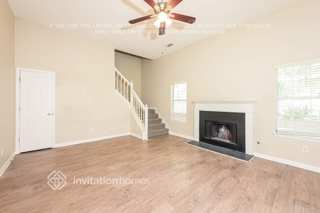 Photo - 597 Lakewater View Dr