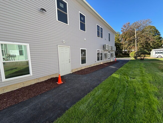 Photo - 775 Main St Unit 4