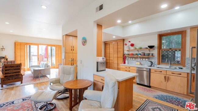 Photo - 2512 Grand Canal