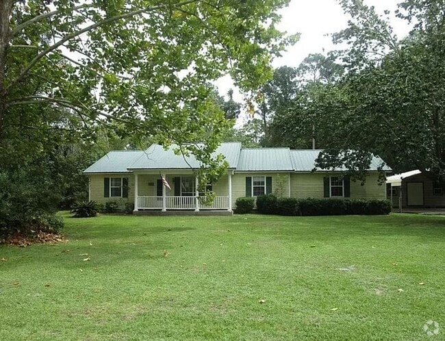 Building Photo - Charming Georgia Retreat: Spacious 3BD/2BA... Rental