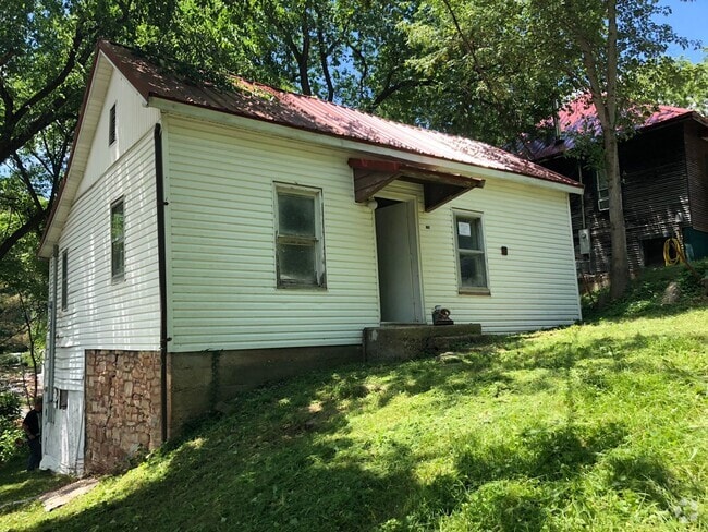 Building Photo - Newburg, MO - 2 bedroom home in town - $29...