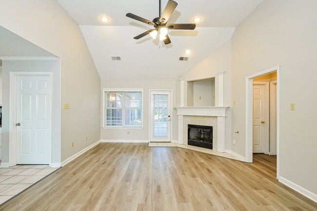 Photo - 1550 Far Dr
