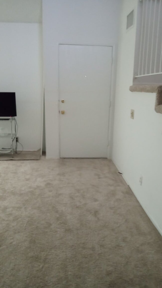 Photo - 21631 Grovepark Dr