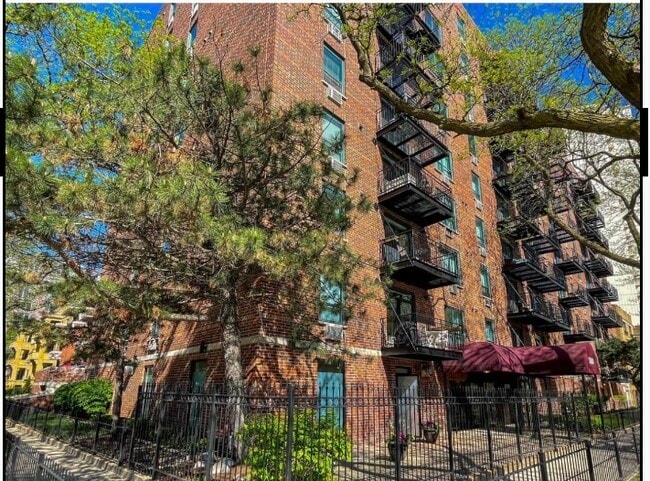 Photo - 3900 N Pine Grove Ave Unit 410