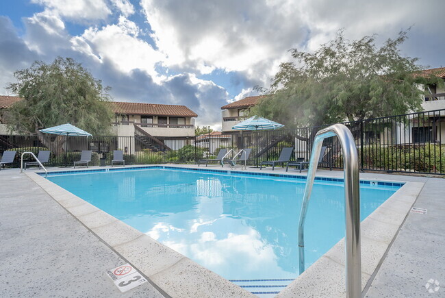 Building Photo - Hacienda at Camarillo Oaks Rental