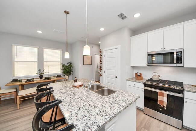 Photo - 5300 Berkeley Knl Cir Unit 198