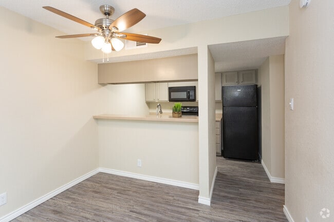 1BR 1BA - 660 SF