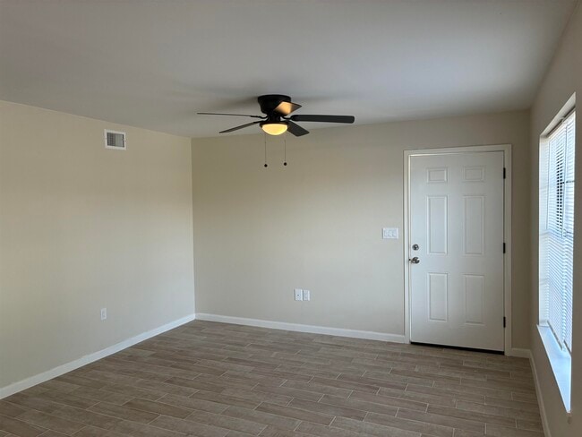 Photo - 705 Bustamante St Unit 4