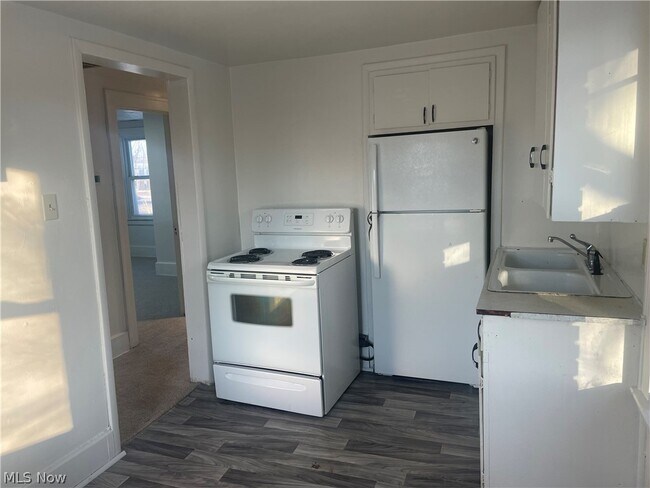 Photo - 958 E Wilbeth Rd Unidad Upper