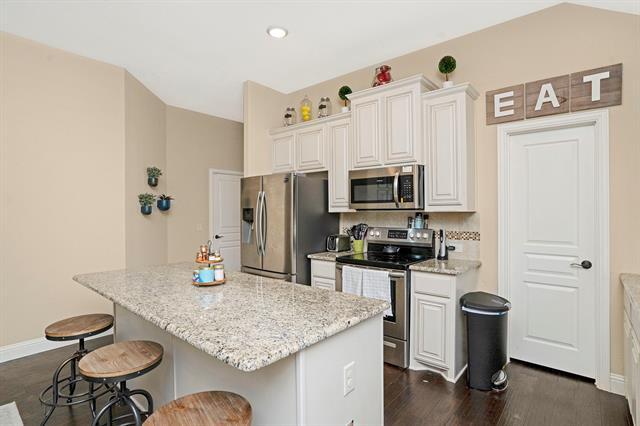 Photo - 4213 Sweet Clover Ln