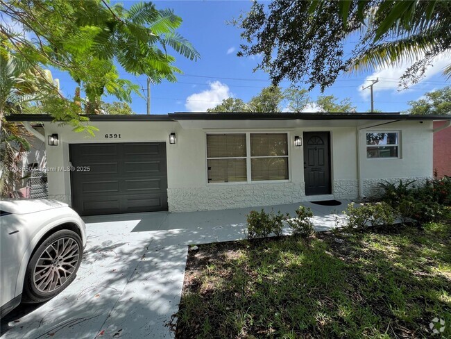 Building Photo - 6391 SW 8th St Rental