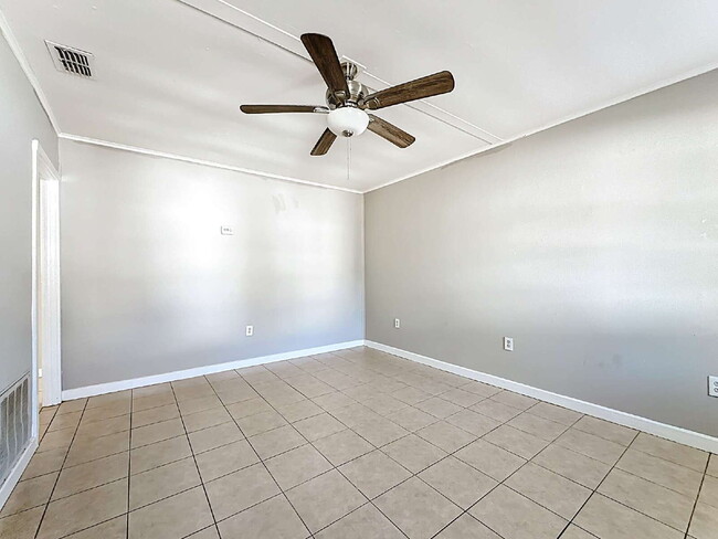 Photo - 6377 Lamar Dr