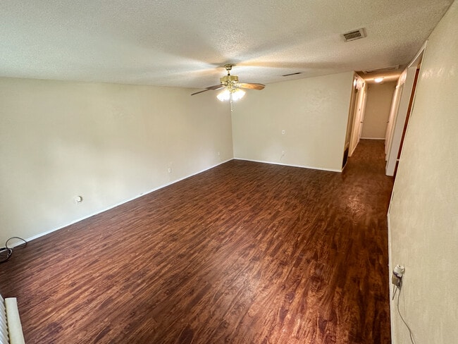 Photo - 105 Felder Dr