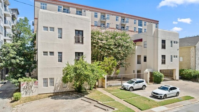 Building Photo - 712 Graham Pl Unit 203 Rental