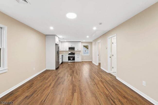 Photo - 937 Ringwood Ave