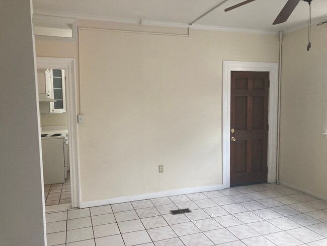 Building Photo - 845 Western Ave Unit WT 845 - 2 Rental