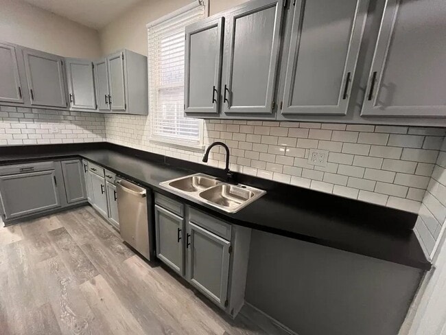 Photo - 2955 N Spaulding Ave Unit 2955 North Spaulding Aven