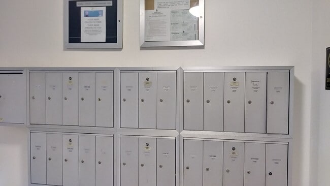 Buzón - 4430 Noble Ave Unidad 104