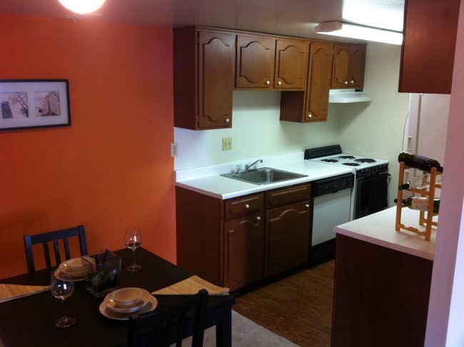 1 Bedroom Town Home