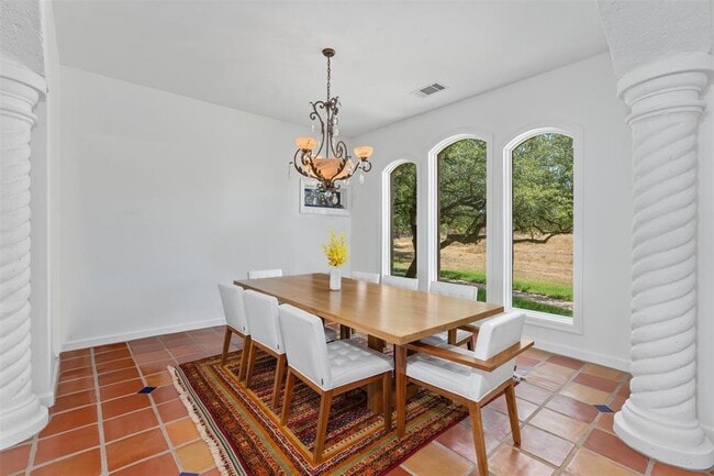 Photo - 4922 Hidden Creek Ln