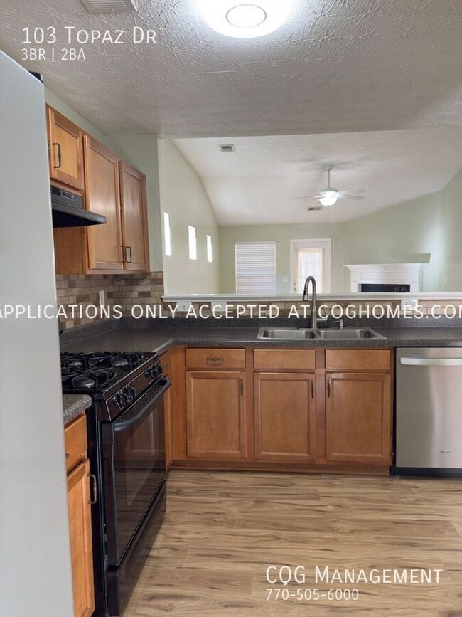 Photo - 103 Topaz Dr