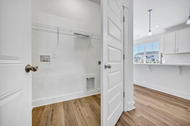 Photo - 600 Wetherbrooke Way