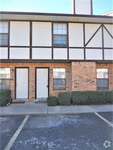 Building Photo - 1131 Dallas Dr Rental