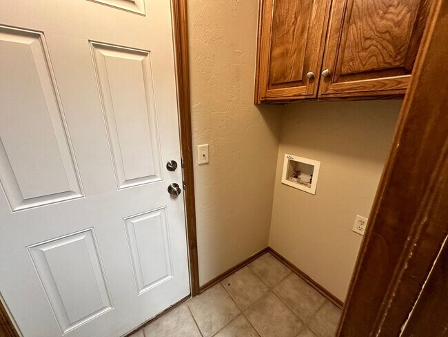 Photo - Cute 3 bed 2 bath S Moore- Move in Deposit - Free! (If Qualified)