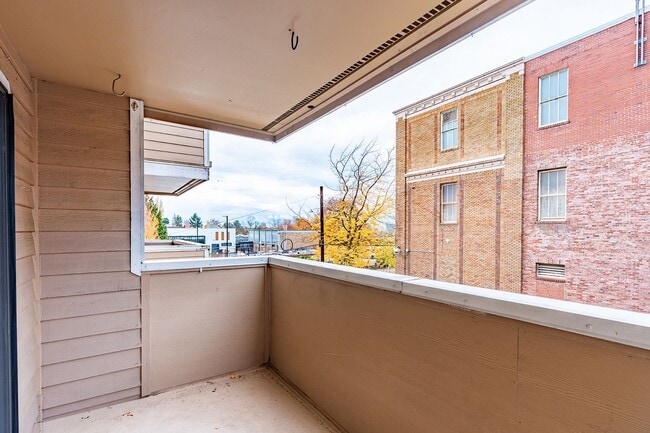 Photo - Park Royal Apartments