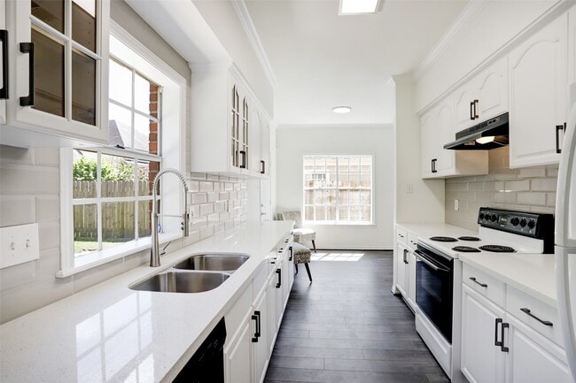 Photo - 12818 Chamberlain Dr