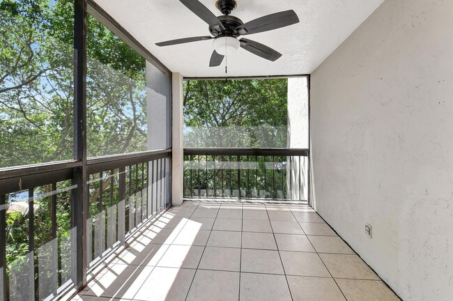 Photo - 820 Lavers Cir Unit G402