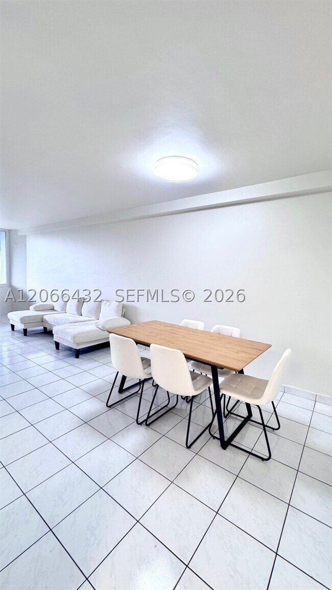 7441 Wayne Ave Unit 1C