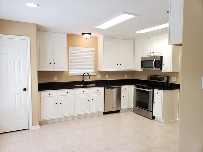 Photo - 126 W Russet Grove Cir