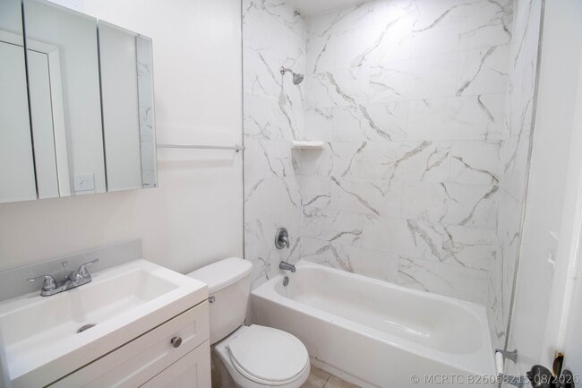 Photo - 835 SW 4th St Unit #3