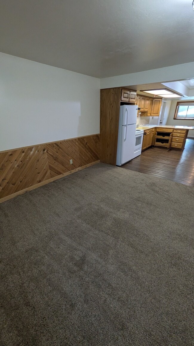 Photo - 1168 E Raymond Rd