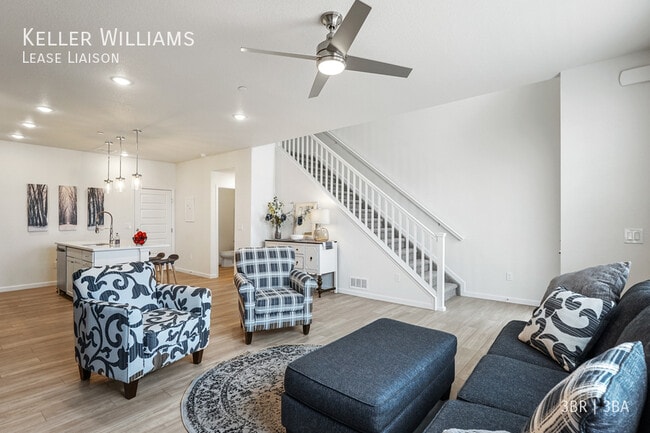 Photo - 1539 Spring Water Pt