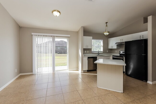 Photo - 1216 Belgrave St