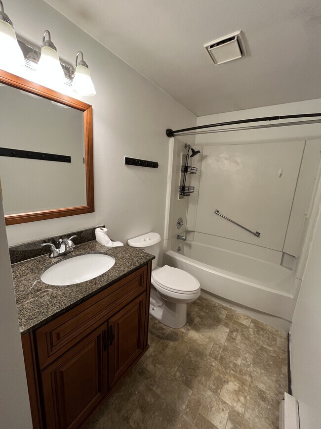 Photo - 4715 Hebbardsville Rd