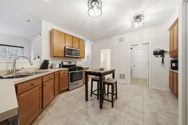 1836 Candlelight Cir
