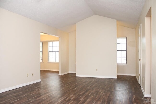 Photo - 7608 Wilshire Rd