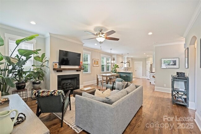 Photo - 126 N Smallwood Pl