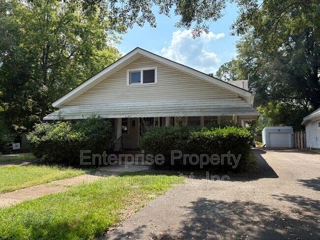 Building Photo - 2187 Court Ave Unit 101 Rental