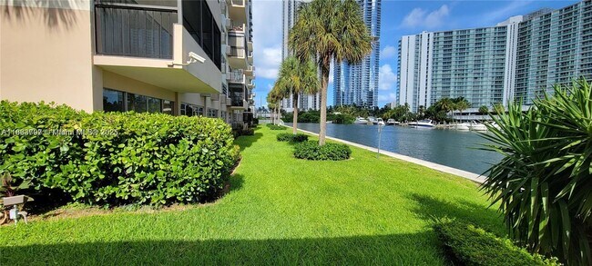 Photo - 220 Kings Point Dr Unit 111