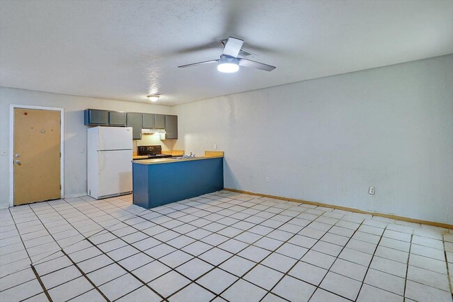 Photo - 757 Sandy Ln