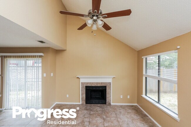 Photo - 935 Gaynor Ave