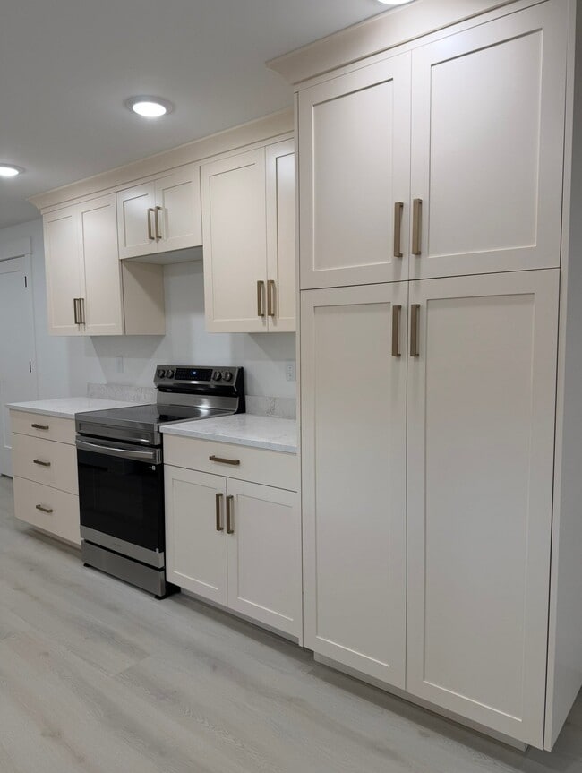 Building Photo - 268 S 1400 W