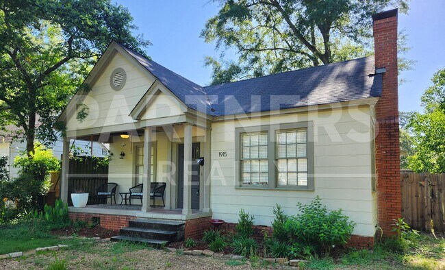 Photo - 1915 Graham St House