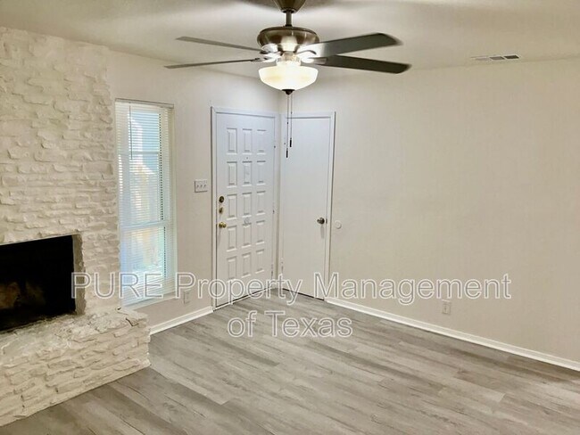 Photo - 417-418 Parkhill Cv Unidad 417