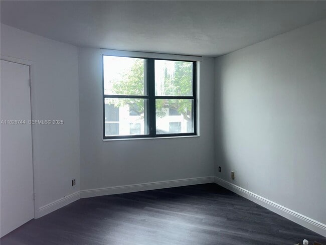 Photo - 213 Lake Pointe Dr Unit 202