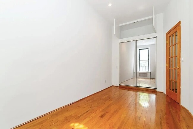 Photo - 125 E 39th St Unidad 3D